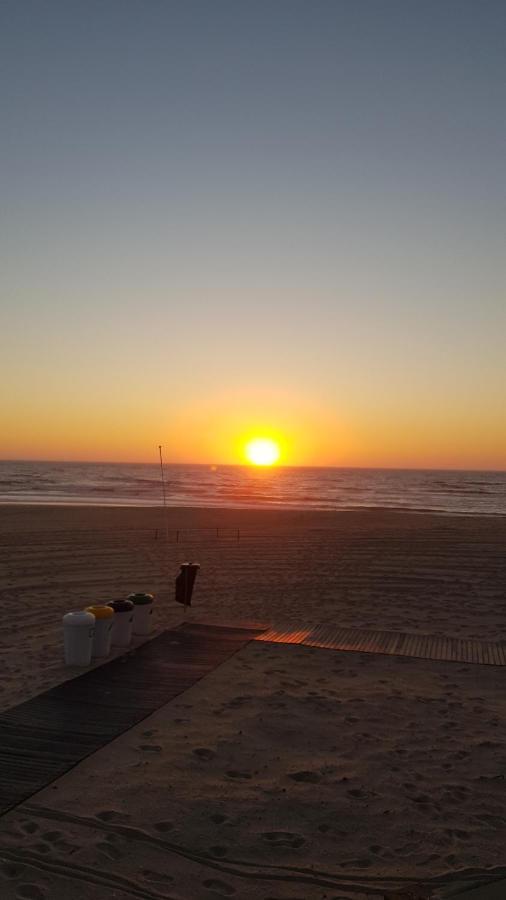 Beachwalk Guesthouse Esmoriz Buitenkant foto